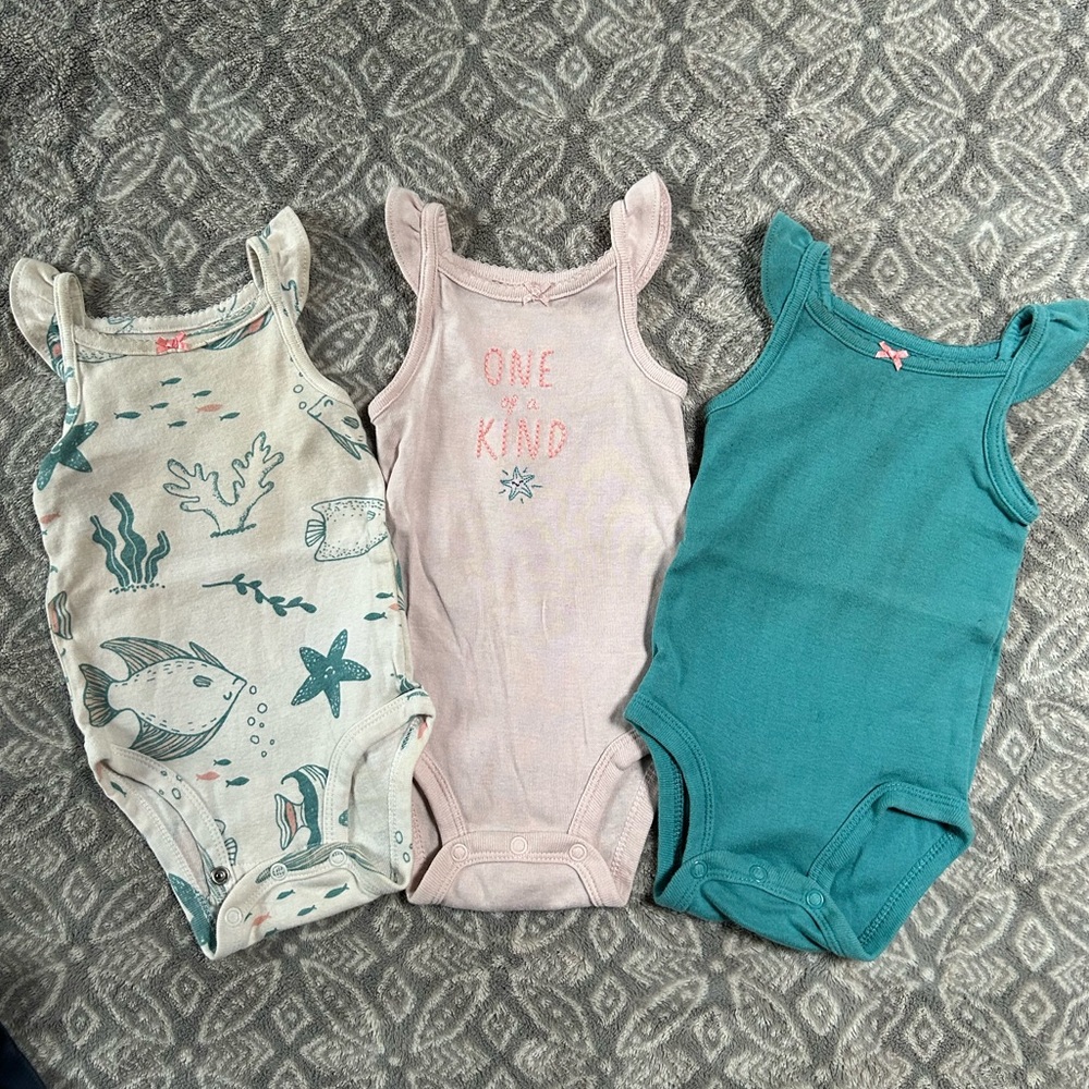 Carter’s baby girt tank top onesie bundle. Size 3 months